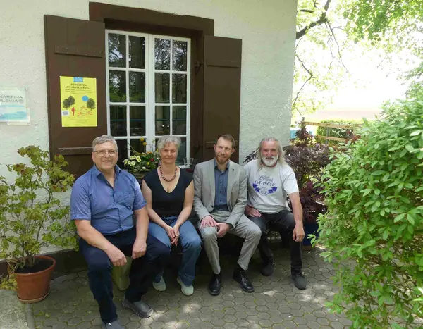Ehepaar Klaus Stowasser und Martina Wagner, Bürgermeister Thomas Heydecker, Horst Reichenthaler, 2. Vorstand Kleingartenverein